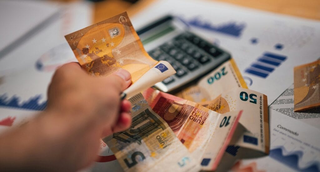 Σύνταξη 2025: 3 κινήσεις που αυξάνουν άμεσα το ποσό – Τι πρέπει να ξέρουν μισθωτοί & ελεύθεροι επαγγελματίες