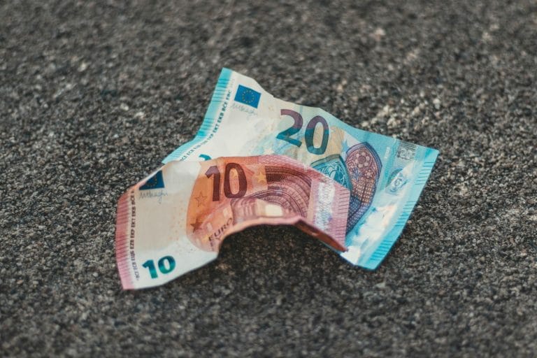 «Βρέχει» πληρωμές στο τέλος Ιουνίου – Ποιοι πάνε ταμείο