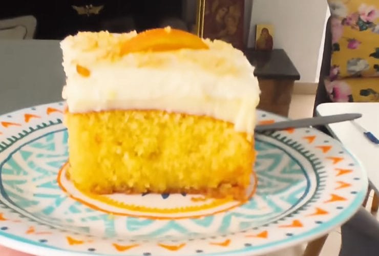 Δεκαπενταύγουστος με άρωμα πορτοκαλιού: Το αφράτο γλυκό που ξετρέλανε το διαδίκτυο