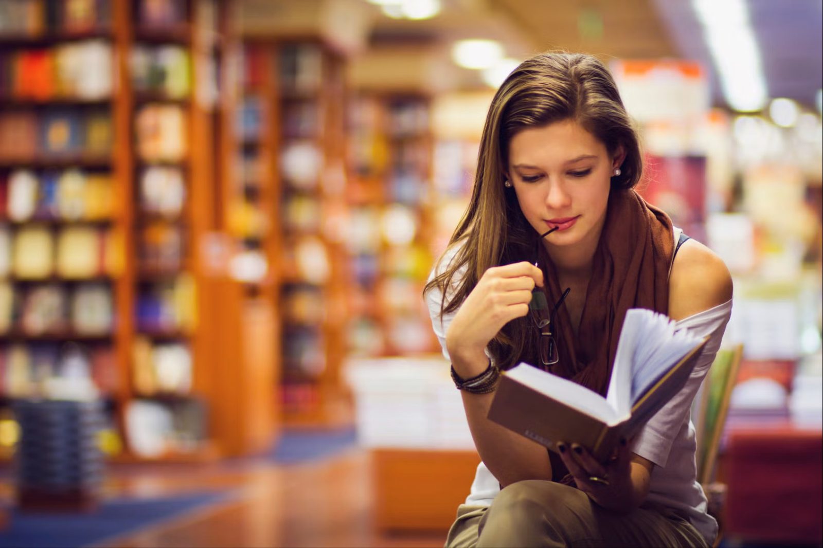 Πώς το διάβασμα «ξαναγράφει» τον εγκέφαλό σας