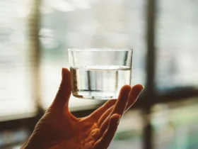 Πόσο νερό πρέπει να πίνουν τα παιδιά τις πολύ ζεστές ημέρες