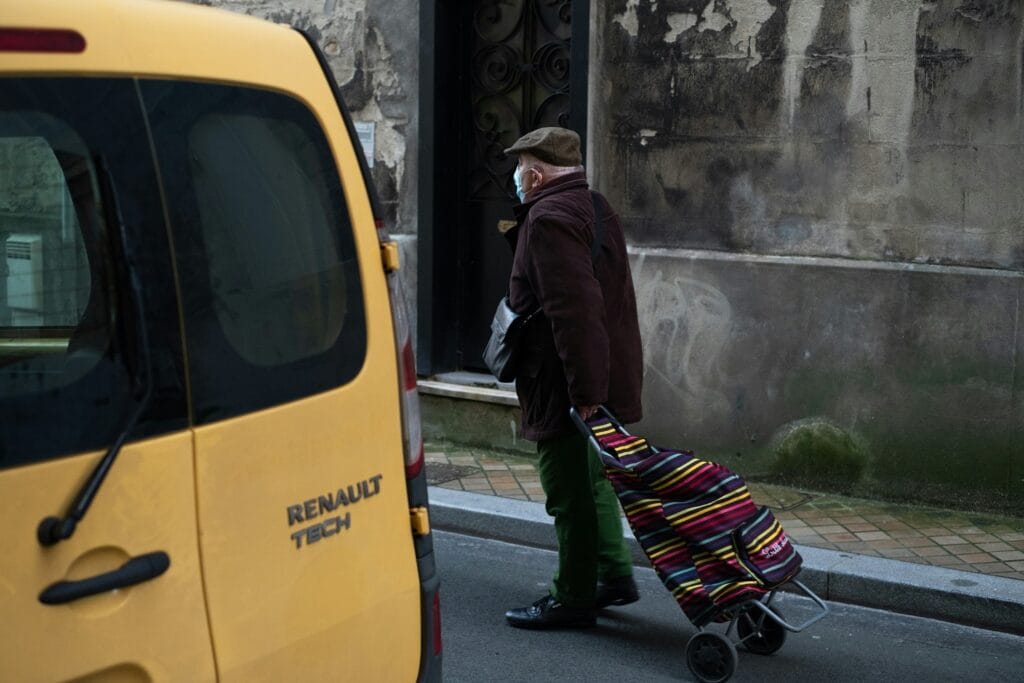 Εθνική Σύνταξη 2025: Πόσα έτη ασφάλισης απαιτούνται