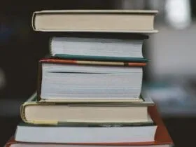 ΔΥΠΑ: 150.000 δωρεάν επιταγές βιβλίων – Πώς θα πάρετε το voucher των 25 ευρώ