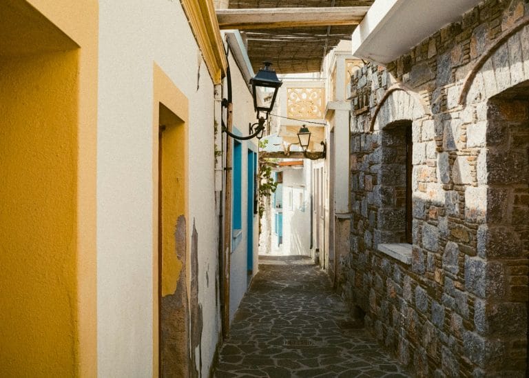 Τα πιο κρυφά χωριά της Ελλάδας που αξίζει να επισκεφθείς πριν γίνουν… viral