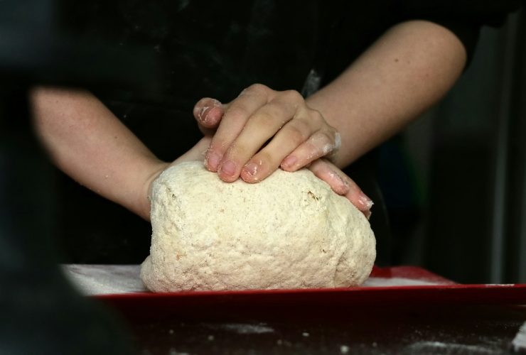 Φανουρόπιτα: Πώς τη φτιάχνουμε και τι συμβολίζει