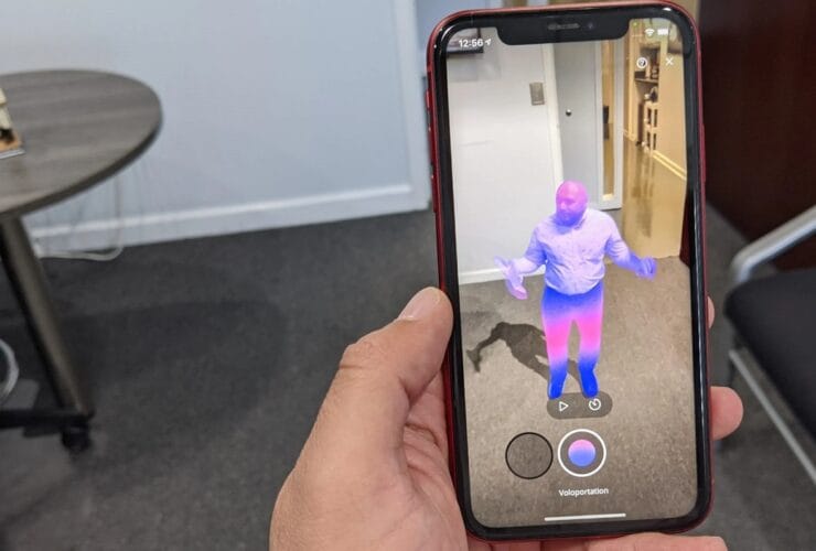 Πώς θα φτιάξεις τα δικά σου… ολογράμματα με το iPhone – Το app που σε βάζει στην εποχή του AR