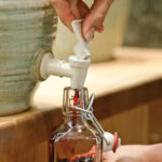 Σπιτικό ξίδι: 5 παραδοσιακοί τρόποι να το φτιάξεις στο σπίτι – από μούστο μέχρι ρόδι