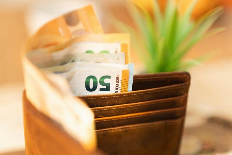 Πληρωμές ΟΠΕΚΑ Δεκεμβρίου: Έκπληξη για τους δικαιούχους – Πότε καταβάλλονται τα επιδόματα