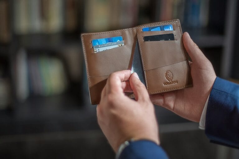 Πώς μπορείς να ταξιδέψεις στο εξωτερικό αν δεν έχεις νέα ταυτότητα;