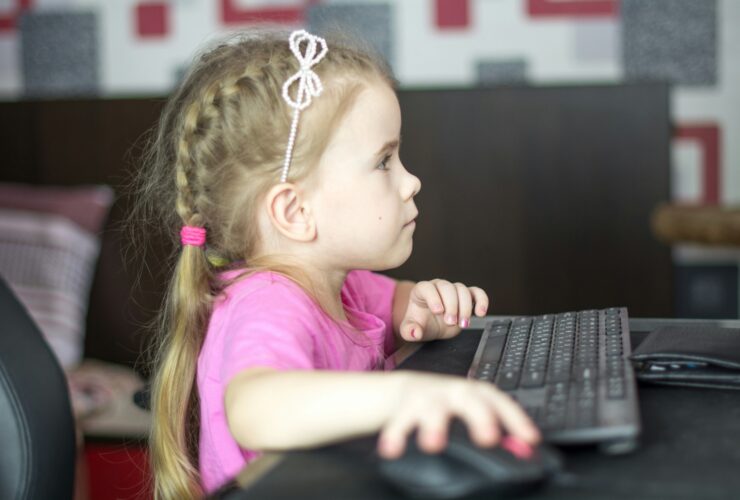 Σχολεία: Απουσίες, χρήση κινητών και απαλλαγή από μαθήματα