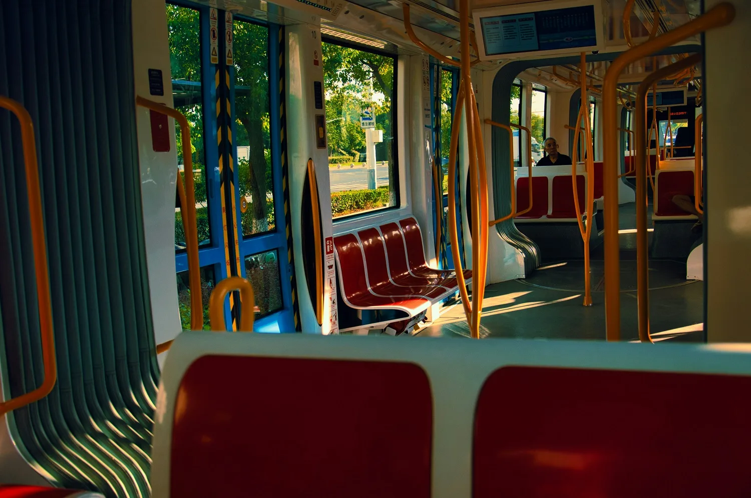 Αθήνα: Μόνιμη 24ωρη λειτουργία σε Μετρό, Τραμ και λεωφορεία κάθε Σάββατο