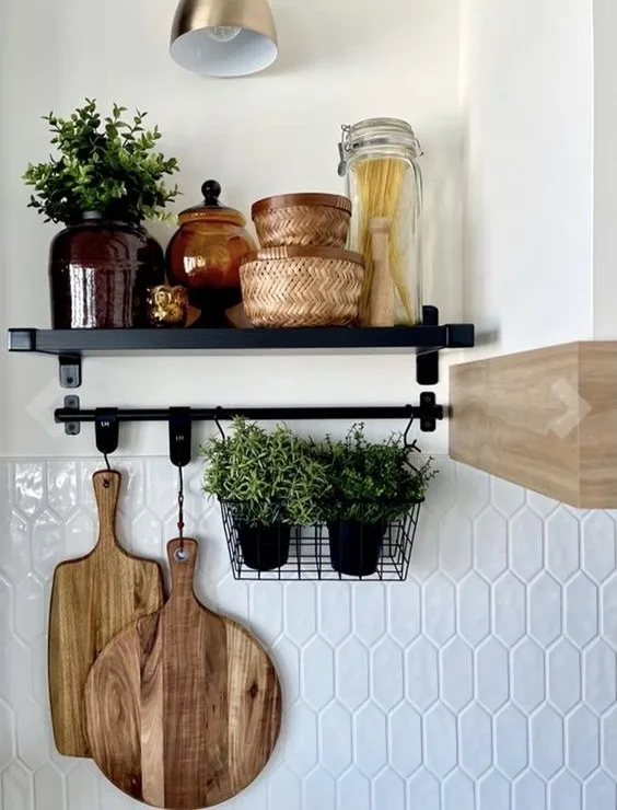 24 μοντέρνες ιδέες για να δώσεις ζωή στους τοίχους της κουζίνας σου