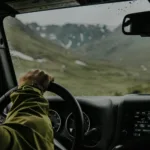 Νέος ΚΟΚ: Τι πραγματικά ισχύει για μπουφάν, καφέ και σακούλες στο αυτοκίνητο