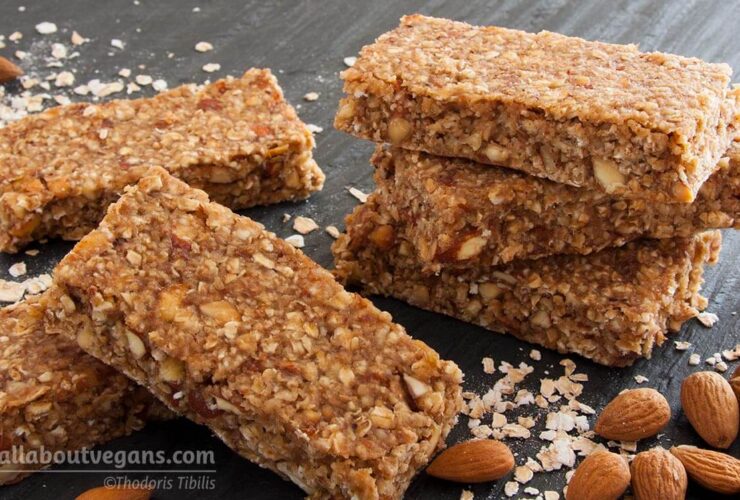 Μπάρες βρώμης: Η εύκολη συνταγή με 5 υλικά για ενέργεια πριν το γυμναστήριο