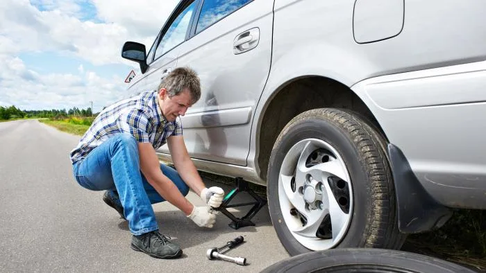Σκασμένο λάστιχο: 5 λάθη + 7 μυστικά που σώζουν τη ζάντα σου