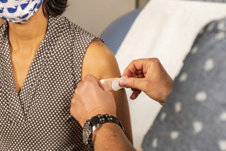 Πώς θα κάνετε δωρεάν το εμβόλιο της γρίπης στο φαρμακείο