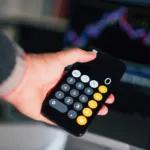 Υποχρεωτική ηλεκτρονική τιμολόγηση σε όλες τις επιχειρήσεις από το 2026