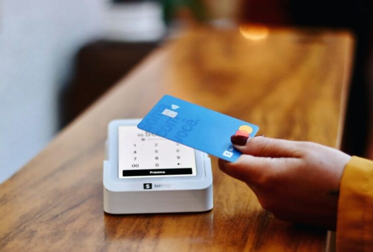 Ηλεκτρονικές πληρωμές: Για ποιες δαπάνες παρατείνεται η έκπτωση 30% στο εισόδημα