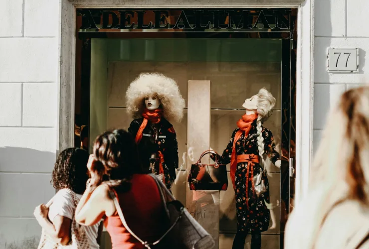 Το 2025 μας αποχαιρετά με 4 Κυριακές με ανοιχτά μαγαζιά