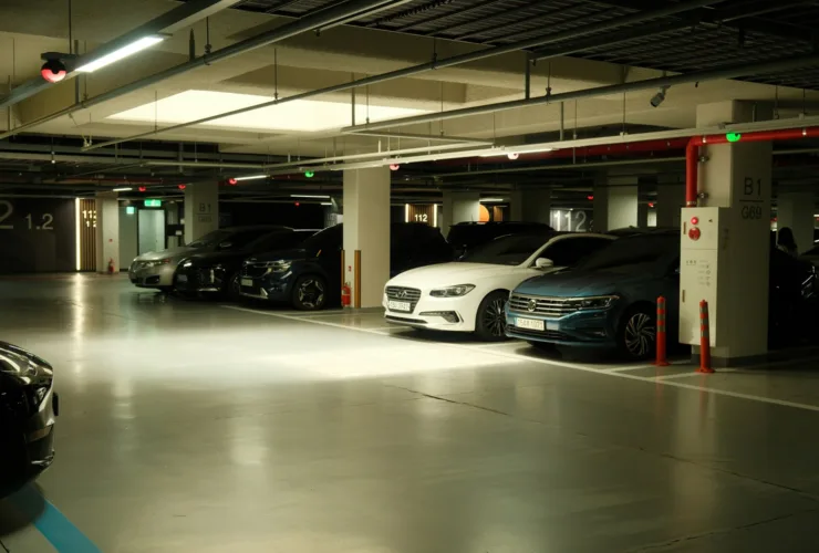 Πολυκατοικίες: Τι ισχύει με τις θέσεις parking στις πιλοτές