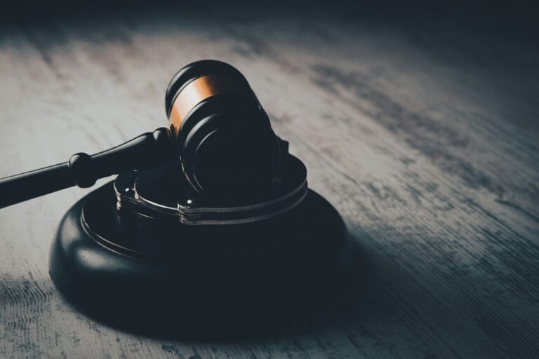 Πώς να πάρετε αντίγραφο από τα πρακτικά μιας δικαστικής υπόθεσης