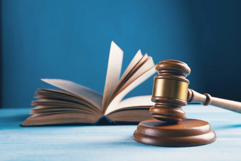 Πώς να λάβετε δωρεάν νομική βοήθεια στην Ελλάδα