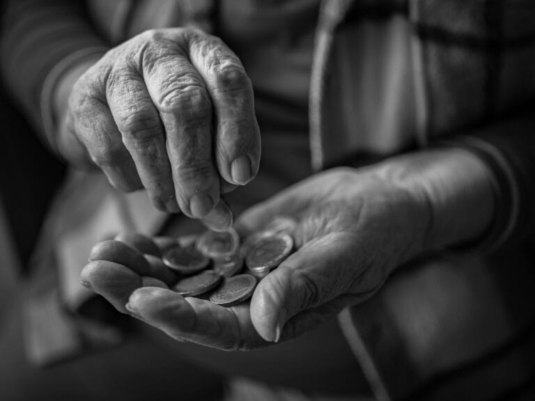 Επίδομα 250 ευρώ: Ποιοι το περιμένουν, αλλά δεν θα το πάρουν