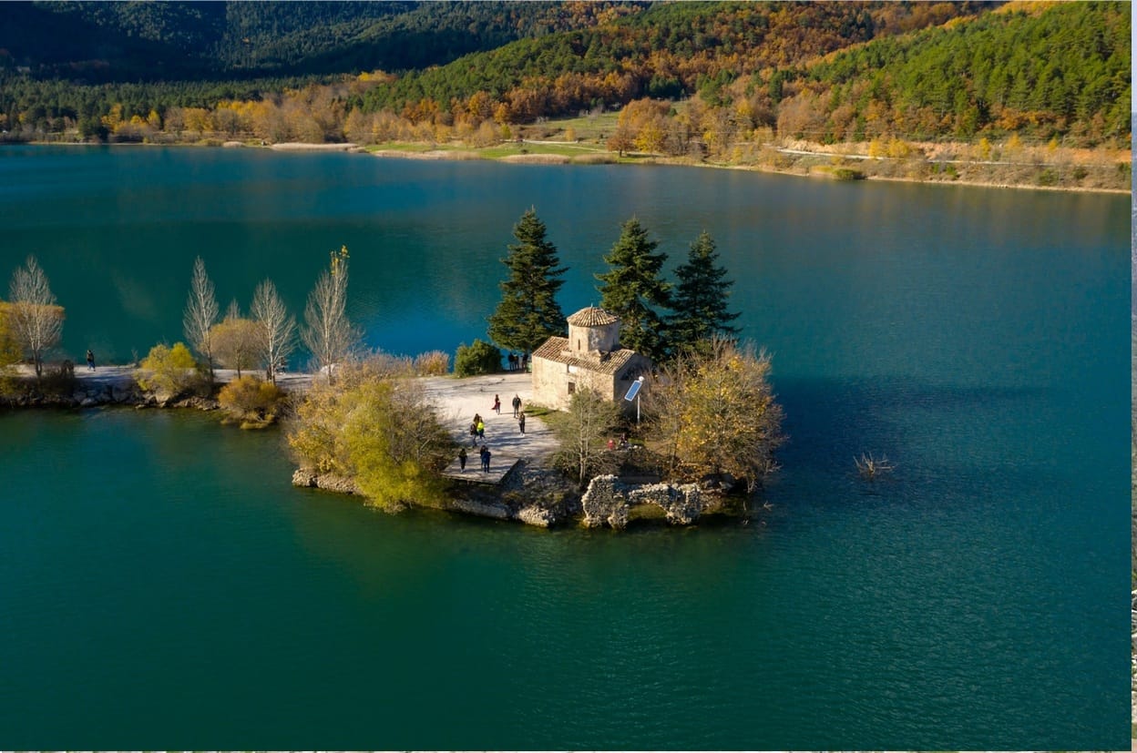 Top 5 Φθινοπωρινοί προορισμοί: Οργανώστε την τέλεια εξόρμηση «μακριά» αλλά και κοντά στην Αθήνα