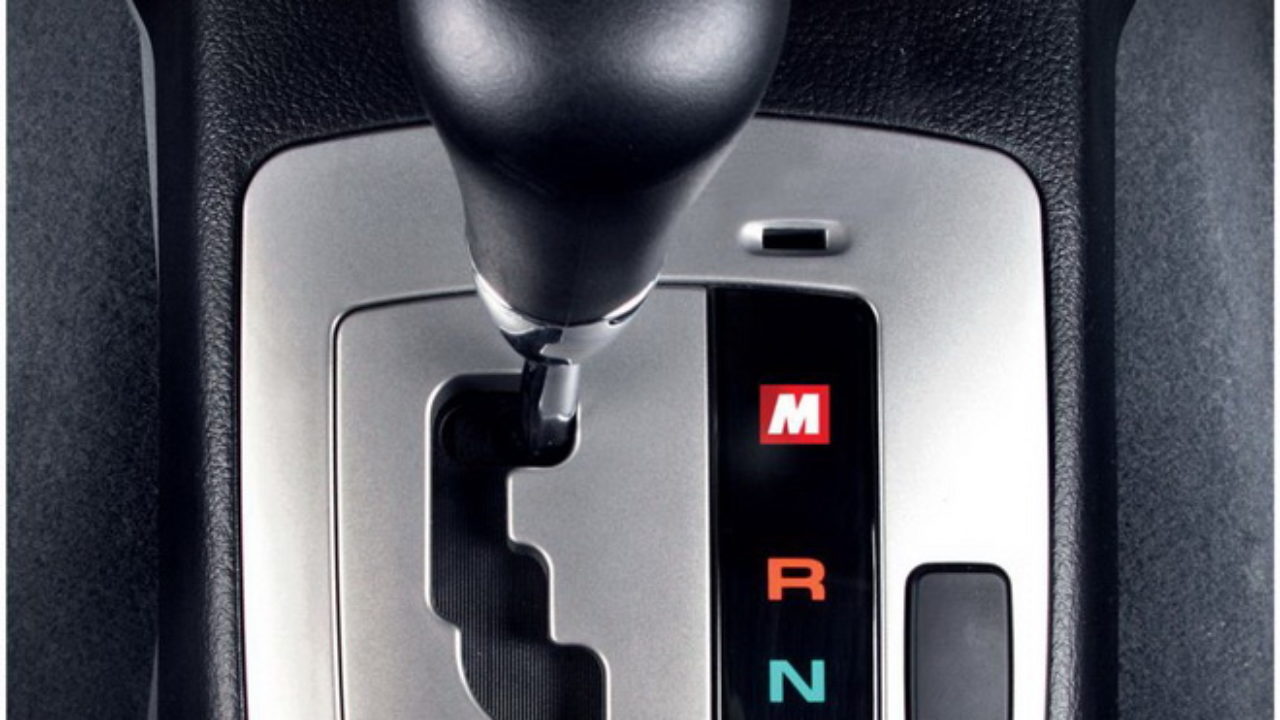 Αυτόματο κιβώτιο ταχυτήτων: Πώς θα χρησιμοποιείς σωστά το P και το N για να μην πάθεις ζημιά