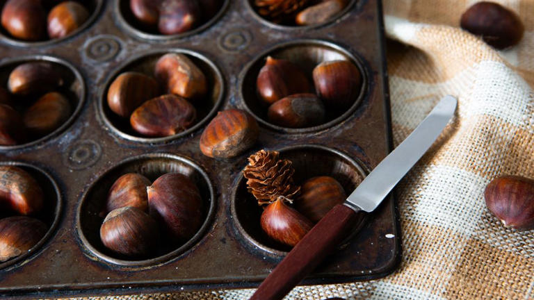 Πώς θα φτιάξεις κάστανα με 3 εύκολους τρόπους – Το μυστικό για να ξεφλουδίζονται εύκολα