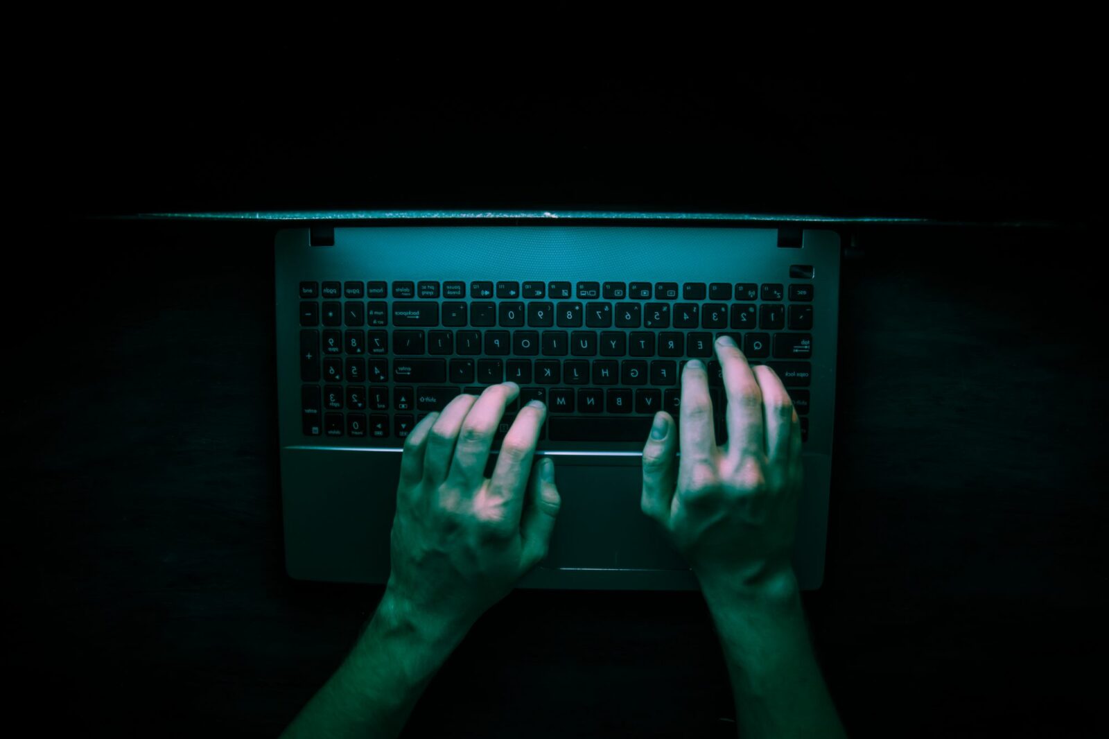 Dark Web για αρχάριους: Οδηγός για να μπεις με ασφάλεια και τι να αποφύγεις