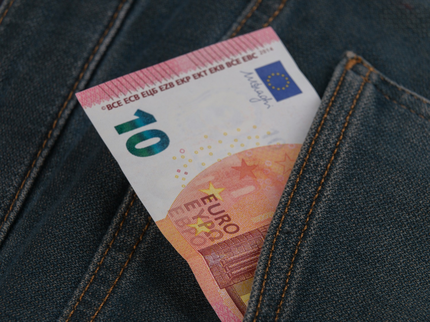 Εφορία: Παράταση μέχρι τη Δευτέρα για την πληρωμή οφειλών