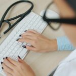 Πώς να κλείσετε ιατρικό ραντεβού κατ’ οίκον