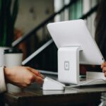 IRIS: Πώς θα γίνονται οι συναλλαγές στα καταστήματα