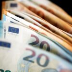 Συντάξεις Δεκεμβρίου 2025 & επιδόματα ΟΠΕΚΑ: Πότε μπαίνουν τα χρήματα σε λογαριασμούς και ΑΤΜ