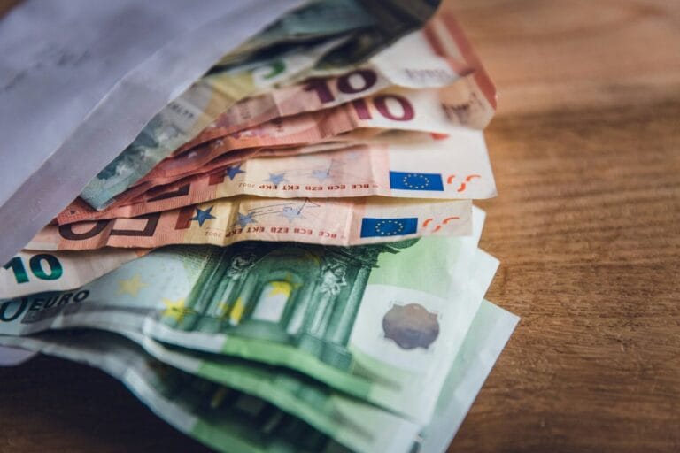 Πόσο θα αυξηθούν οι συντάξεις ΕΦΚΑ από τον Ιανουάριο