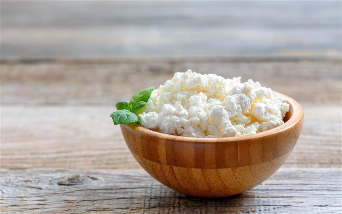 Πώς θα διαλέξετε το πιο υγιεινό τυρί cottage, σύμφωνα με έναν διαιτολόγο