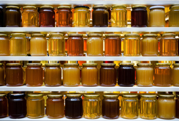 Γυάλινα βάζα: Πώς να αφαιρέσετε ετικέτες και κόλλα χωρίς κόπο (Οδηγός 2 βημάτων)