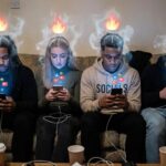 «Γιατί νιώθω συνέχεια κουρασμένος;» Πώς το σκρολάρισμα «καίει» την μπαταρία του εγκεφάλου