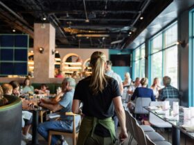 Πώς πληρώνονται οι αργίες τα Χριστούγεννα και την Πρωτοχρονιά