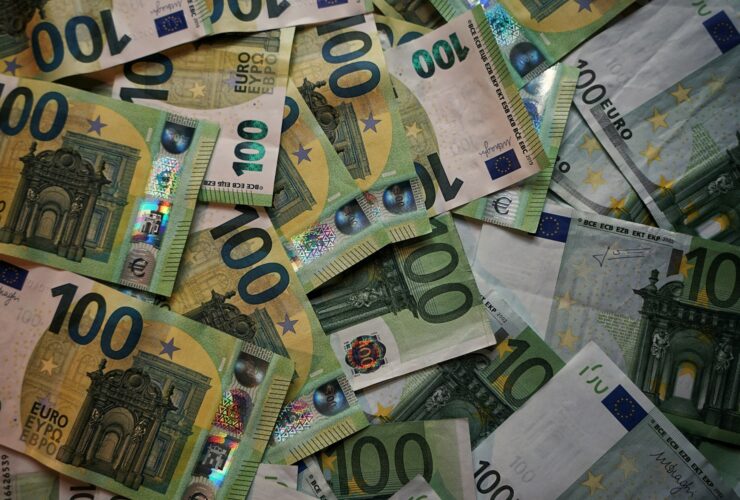 Η ΕΕ περιορίζει τη χρήση μετρητών: Αυτό θα είναι το ανώτατο όριο σε όλη την Ευρώπη