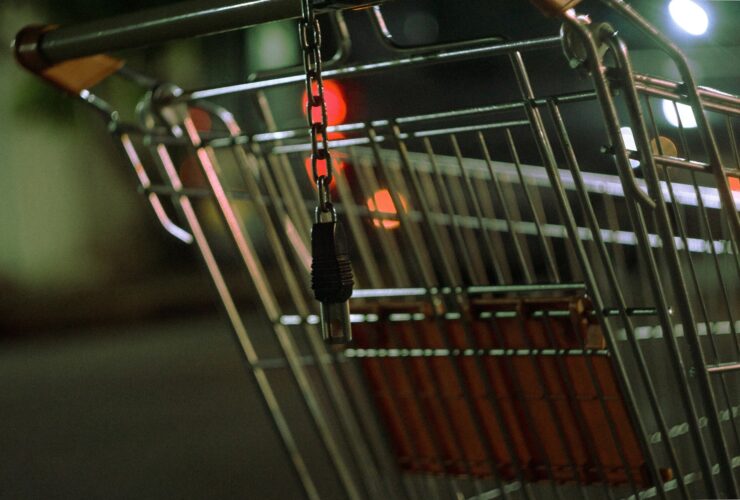 Παραμονή Χριστουγέννων 2025: Μέχρι τι ώρα είναι ανοιχτά μαγαζιά και σούπερ μάρκετ