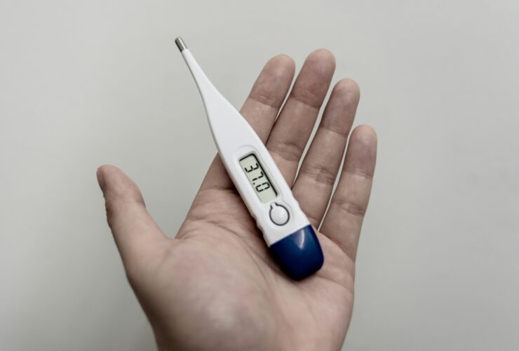 Πώς να μαζέψεις με ασφάλεια τον υδράργυρο από θερμόμετρο που έσπασε