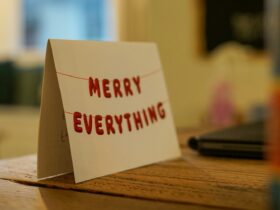 Επαγγελματικές ευχές για τα Χριστούγεννα: 25+ Προτάσεις για πελάτες & συνεργάτες