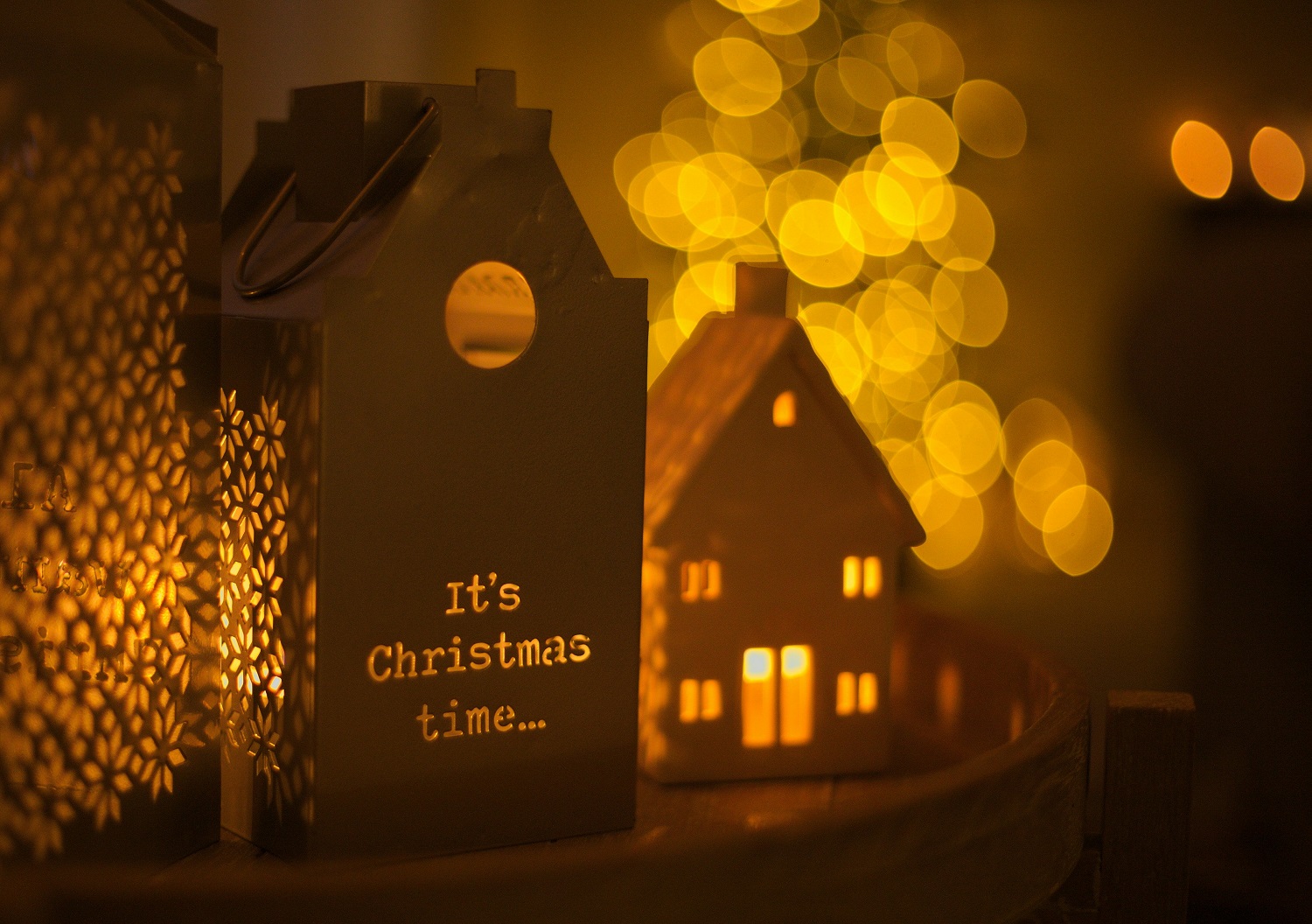 Η ομάδα του e-howto σας εύχεται Καλά Χριστούγεννα!