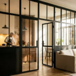 Τέλος εποχής για την «Ενιαία Κουζίνα»; Γιατί επιστρέφει η μόδα του χωριστού δωματίου