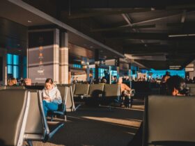 Αλλαγές στον αέρα της Ευρώπης: Δωρεάν χειραποσκευές και μεγαλύτερες αποζημιώσεις για καθυστερήσεις