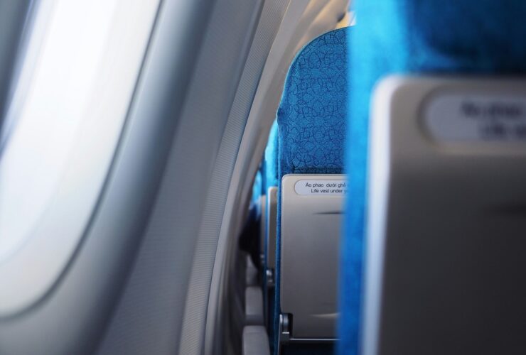 Αεροπορική εταιρία υποχρεώνει τους υπέρβαρους επιβάτες να πληρώνουν διπλά