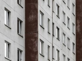 ΚΟΙΝΟΧΡΗΣΤΑ, ΠΟΛΥΚΑΤΟΙΚΙΑ