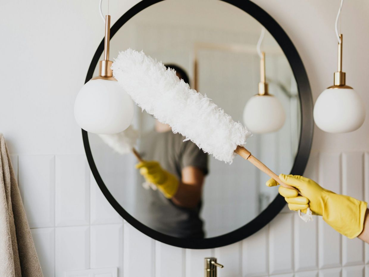 Σπίτι στην πένα σε 15 Λεπτά: Οδηγός καθαριότητας & το κόλπο για πόρτες που τρίζουν